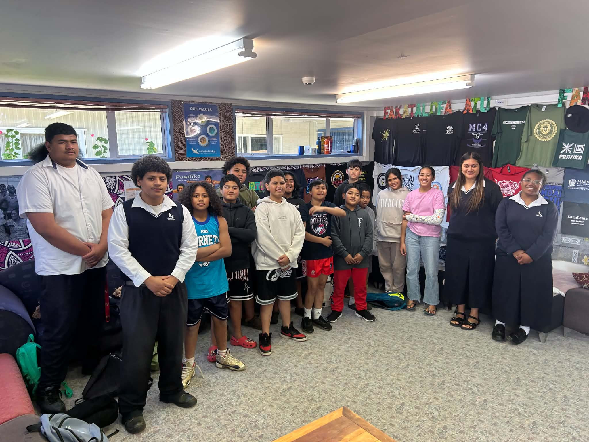 Year 6 Peninsula Primary Pasifika Academy Students Visit Rutherford College
